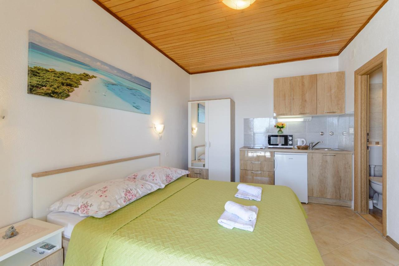 Rooms Sani Brela Buitenkant foto