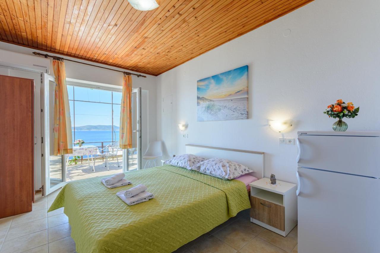Rooms Sani Brela Buitenkant foto